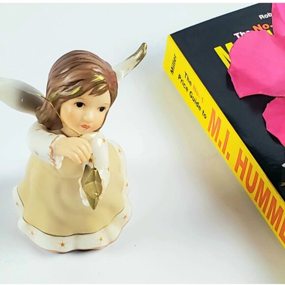 Hummel Figurine -TMK 8 - Angelic Wishes 2008 Annual- North American Exclusive - Picture 5 of 10